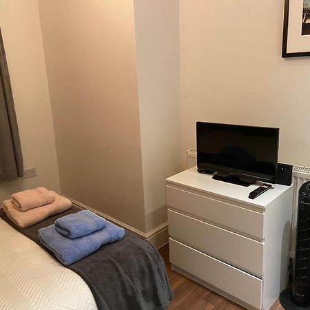 Notting Hill Next Door Bedroom In The Share Flat London Exterior foto