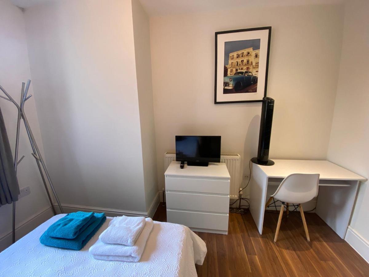 Notting Hill Next Door Bedroom In The Share Flat London Exterior foto