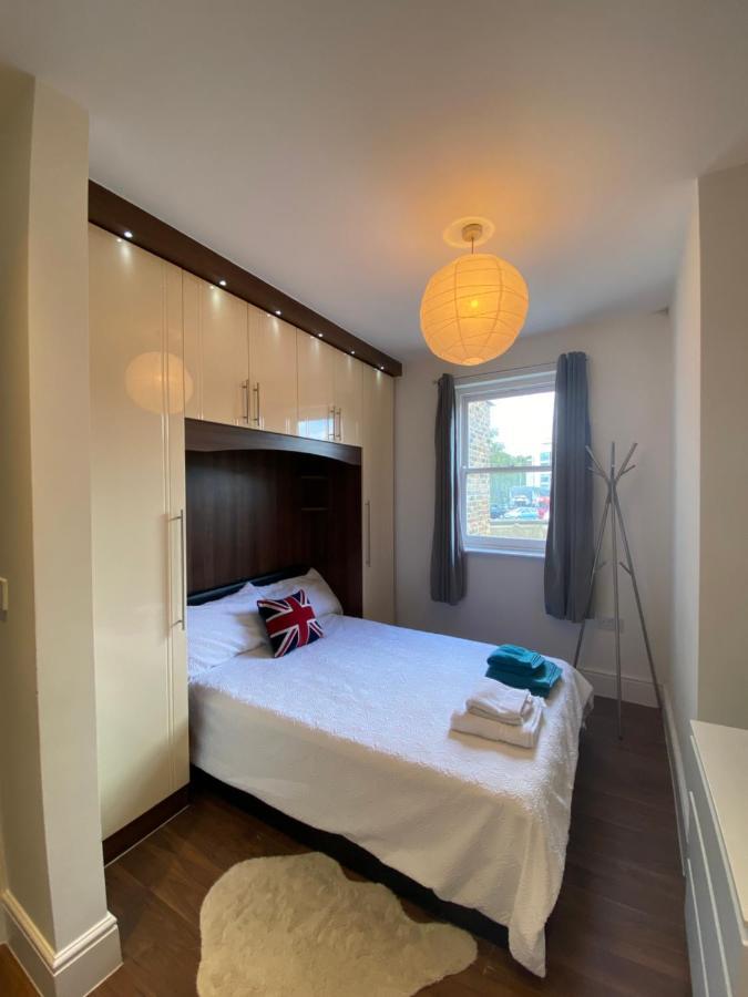 Notting Hill Next Door Bedroom In The Share Flat London Exterior foto