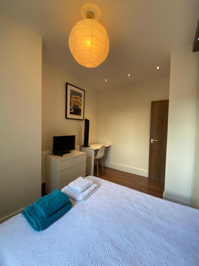 Notting Hill Next Door Bedroom In The Share Flat London Exterior foto