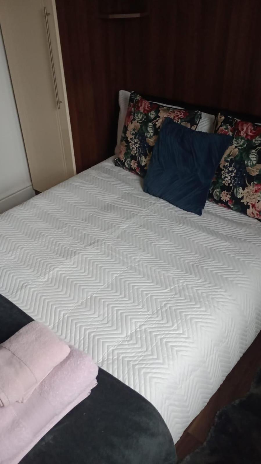 Notting Hill Next Door Bedroom In The Share Flat London Exterior foto