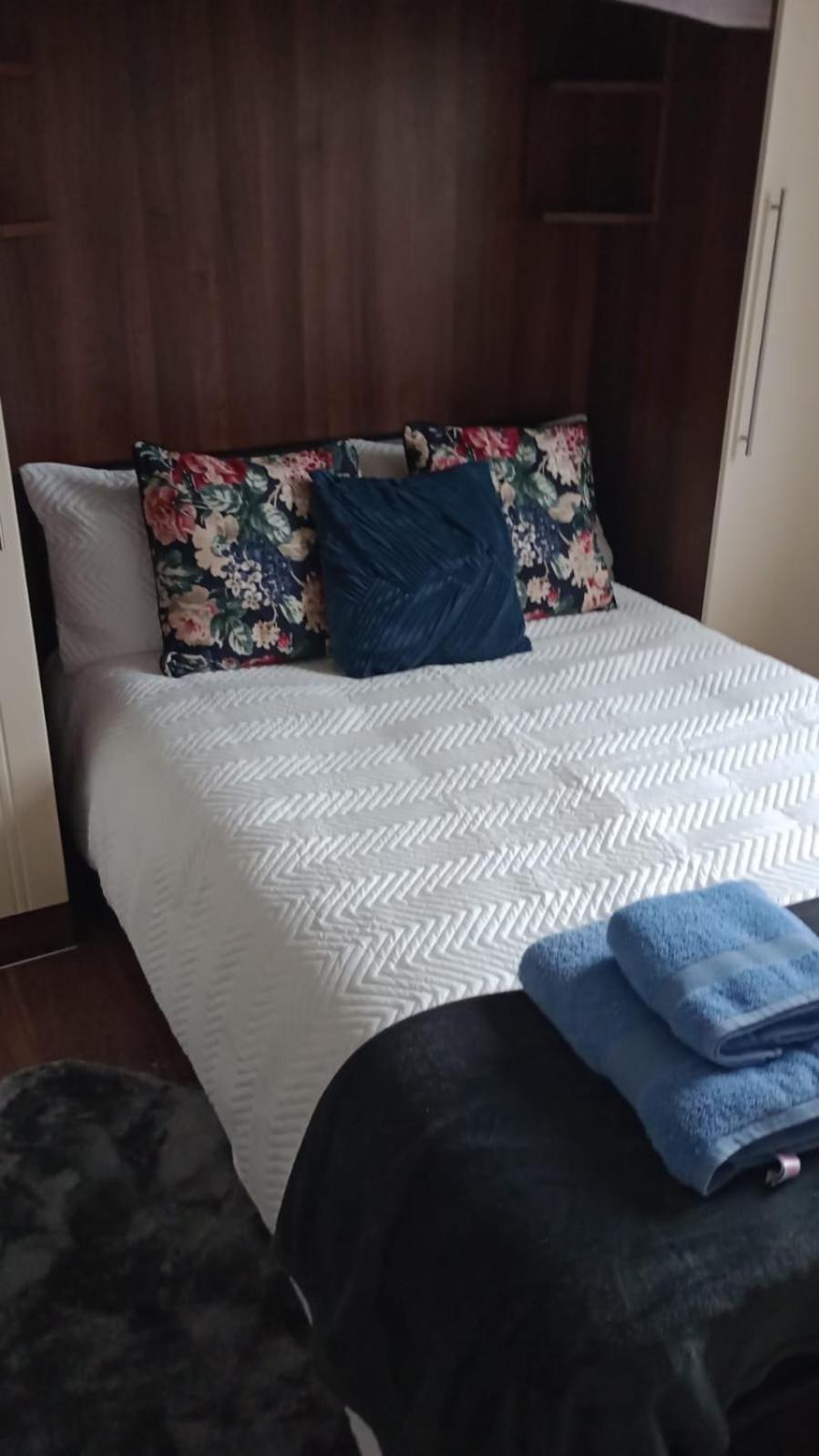 Notting Hill Next Door Bedroom In The Share Flat London Exterior foto